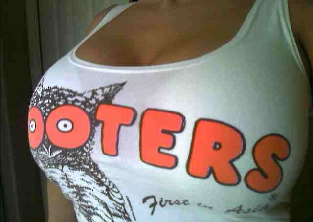 hooters.jpg