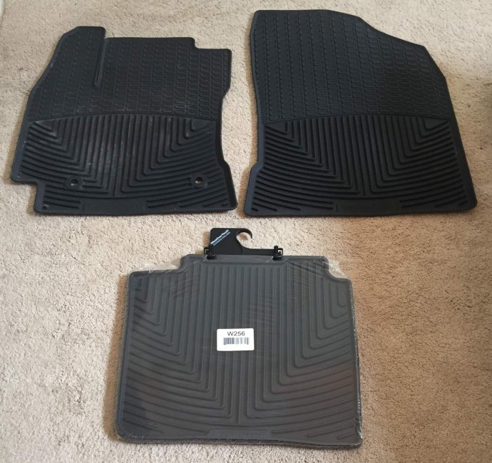 Corolla floor mats.jpg